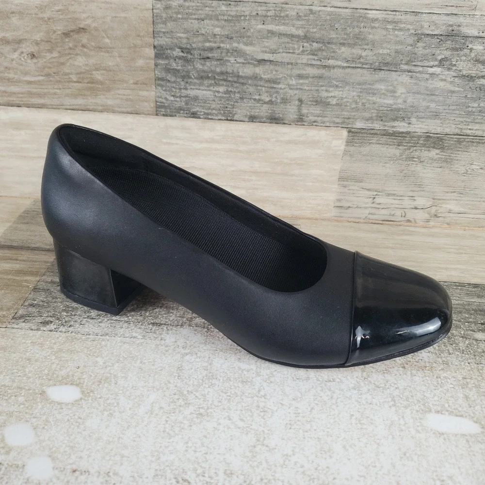 Clarks Marilyn Sara Womens Pumps Sz 8 M Black Patent Leather Slip On Round Toe